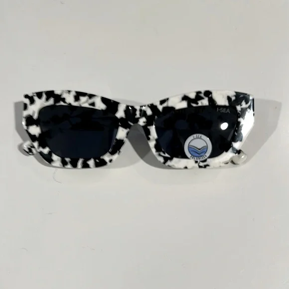 Accessories | Cool Stylish Black And White Sunglasses | Poshmark display picture 1